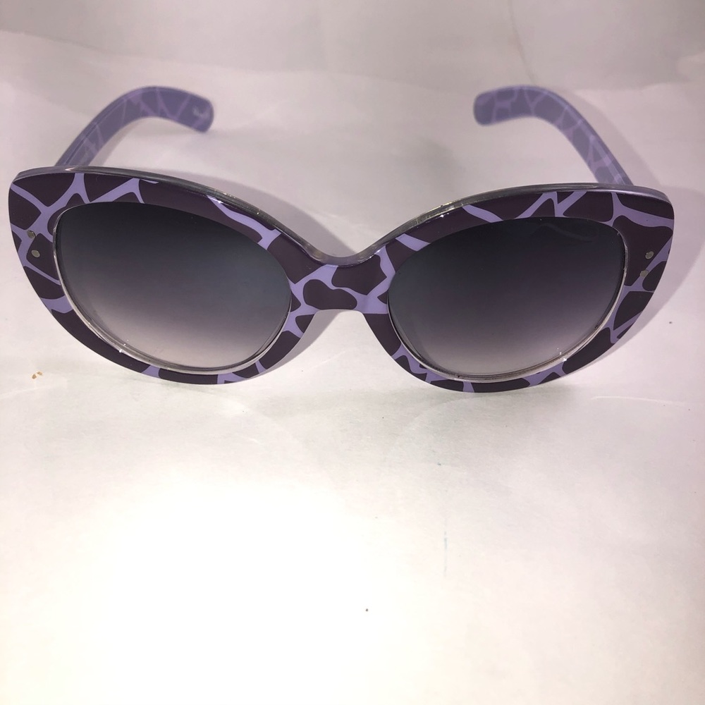 Women’s sunglasses tinted